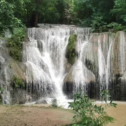 Wat Tham Phra Phothisat - Chachoengsao