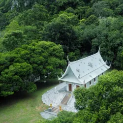 Wat Tham Phra Phothisat - Chachoengsao