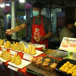 Sunday Walking Street Market - Chiang Mai