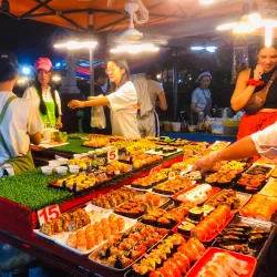 Sunday Walking Street Market - Chiang Mai