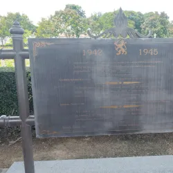 Kanchanaburi War Cemetery - Kanchanaburi