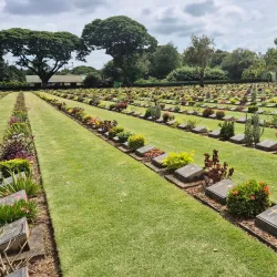Kanchanaburi War Cemetery - Kanchanaburi