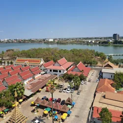 Phra Mahathat Kaen Nakhon (Wat Nong Wang) - Khon Kaen