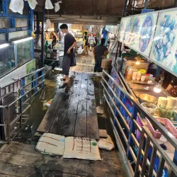 Nakhon Pathom Floating Market - Nakhon Pathom