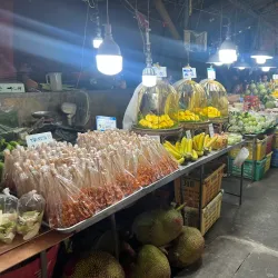 Nakhon Pathom Floating Market - Nakhon Pathom