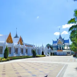 Wat Tha Sung (Wat Chantaram) - Nakhon Sawan