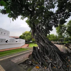 Santichaiprakarn Park - Nonthaburi