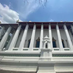 Wat Chaloem Phra Kiat Worawihan - Nonthaburi