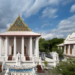 Wat Chaloem Phra Kiat Worawihan - Nonthaburi