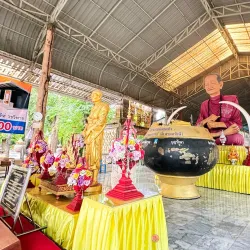 Wat Phra Non Chakkrasi - Pathum Thani