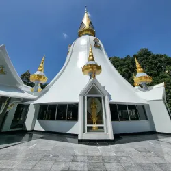 Wat Tham Phra Phothisat - Prachin Buri