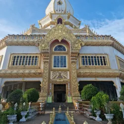 Phra Maha Chedi Chai Mongkol - Roi Et