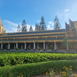 Phra Maha Chedi Chai Mongkol - Roi Et