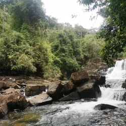 Khlong Yai Kee Waterfall - Trat
