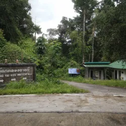 Khlong Yai Kee Waterfall - Trat