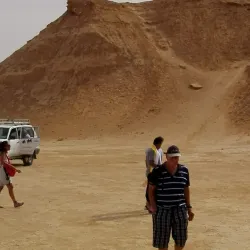 Ong Jemel (Camel's Neck) Rock Formation - Tozeur