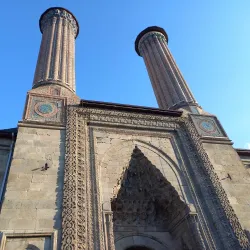 Çifte Minareli Medrese - Erzurum
