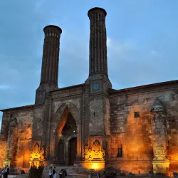 Çifte Minareli Medrese - Erzurum