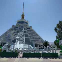 Arch of Neutrality Park - Ashgabat