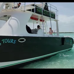 Island Boat Tours - Cockburn Harbour