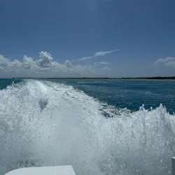 Island Boat Tours - Cockburn Harbour