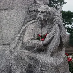 Monument to Taras Shevchenko - Cherkasy