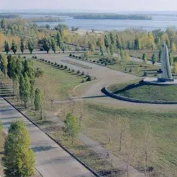 Obelisk on the Mound of Glory - Horishni Plavni