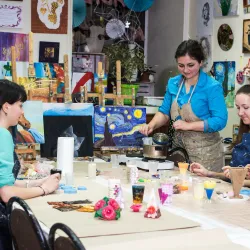 Local Art and Craft Shops - Krasnogorivka