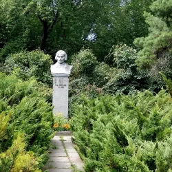 Monument to Nikolai Gogol - Nizhyn