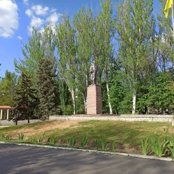 Monument to the Founders of Nova Kakhovka - Nova Kakhovka