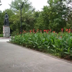 Monument to the Founders of Nova Kakhovka - Nova Kakhovka