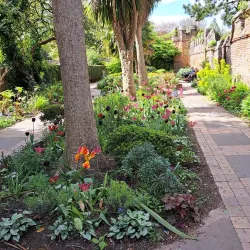 Bishop's Palace Gardens - Chichester