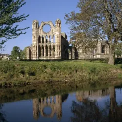 Elgin Cathedral Grounds - Elgin