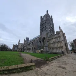 The Bishop's Palace Gardens - Ely