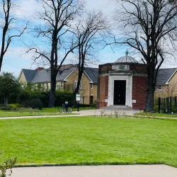 Ilford War Memorial Gardens - Ilford