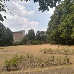 Ilford War Memorial Gardens - Ilford