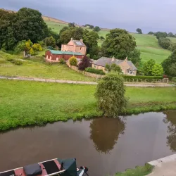 Leeds and Liverpool Canal - Keighley