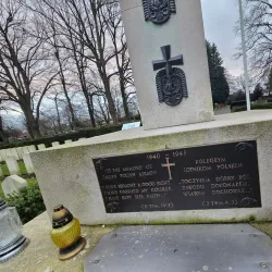 Mansfield Road Cemetery and Arboretum - Newark-on-Trent