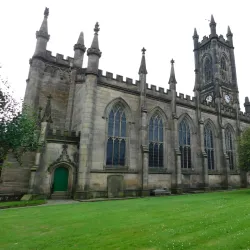 Oldham Parish Church (St. Mary with St. Peter) - Oldham