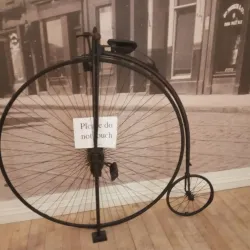 Paisley Museum and Art Galleries - Paisley