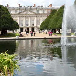 Hampton Court Palace - Surrey