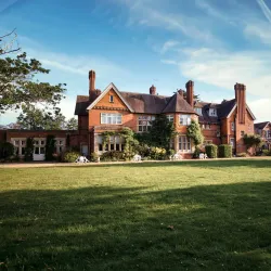 Cantley House Gardens - Wokingham