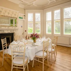 Cantley House Gardens - Wokingham