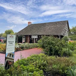 Peel Mansion Museum & Heritage Gardens - Bentonville