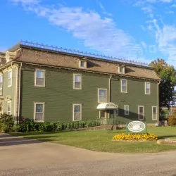 Miss Laura's Visitor Center and Museum - Fort Smith