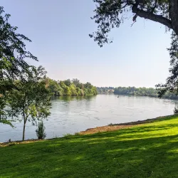 Anderson River Park Fishing Area - Anderson