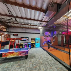 Sky Zone Trampoline Park - Corona