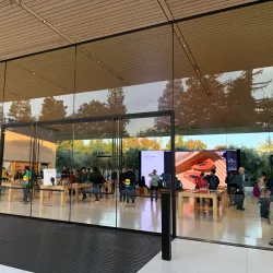 Apple Park Visitor Center - Cupertino