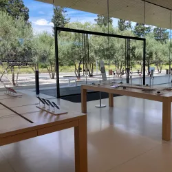 Apple Park Visitor Center - Cupertino
