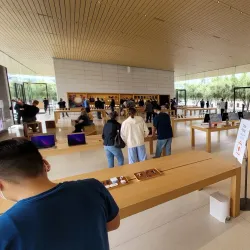 Apple Park Visitor Center - Cupertino